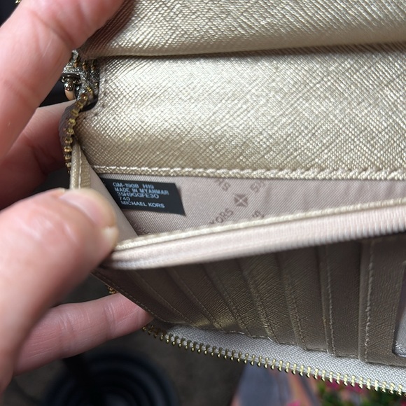 LIKE NEW Michael Kors Wallet 7x4 Glitter Gold Tone - Picture 11 of 11